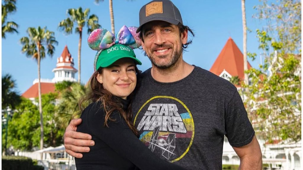 Shailene Woodley and Aaron Rodgers